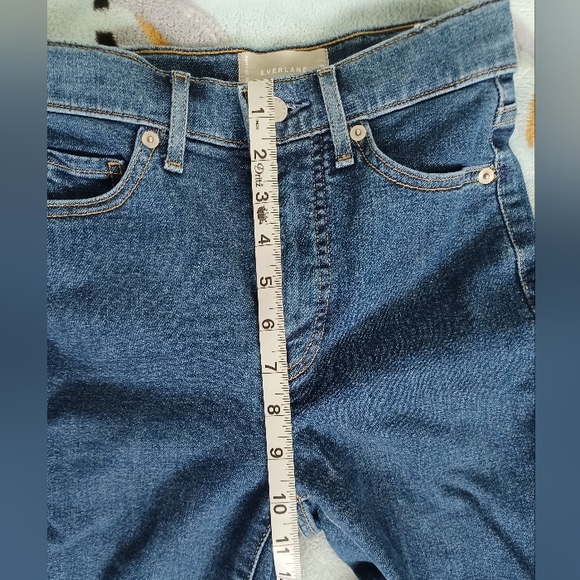 Everlane Way-High Skinny Jean Crop in Mid Blue - Picture 4 of 9